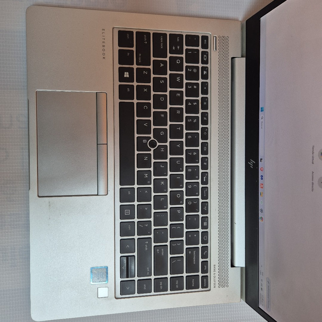 LAPTOP HP ELITEBOOK 840 G5 (2024) 256 GB SSD 16 GB RAM (SEMINUEVO)