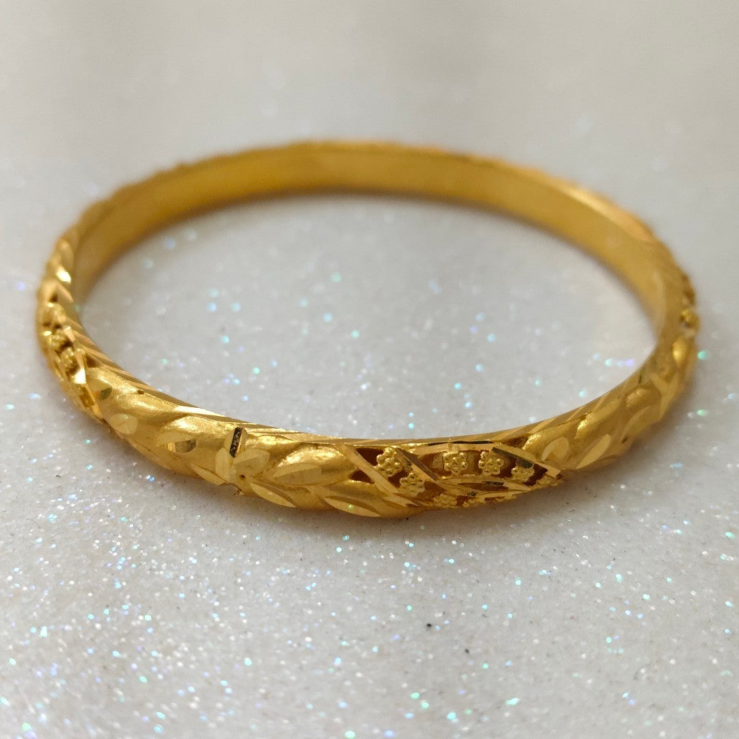PULSERA RIGIDA ORO 18 K 9.8 GRMS (SEMINUEVO)