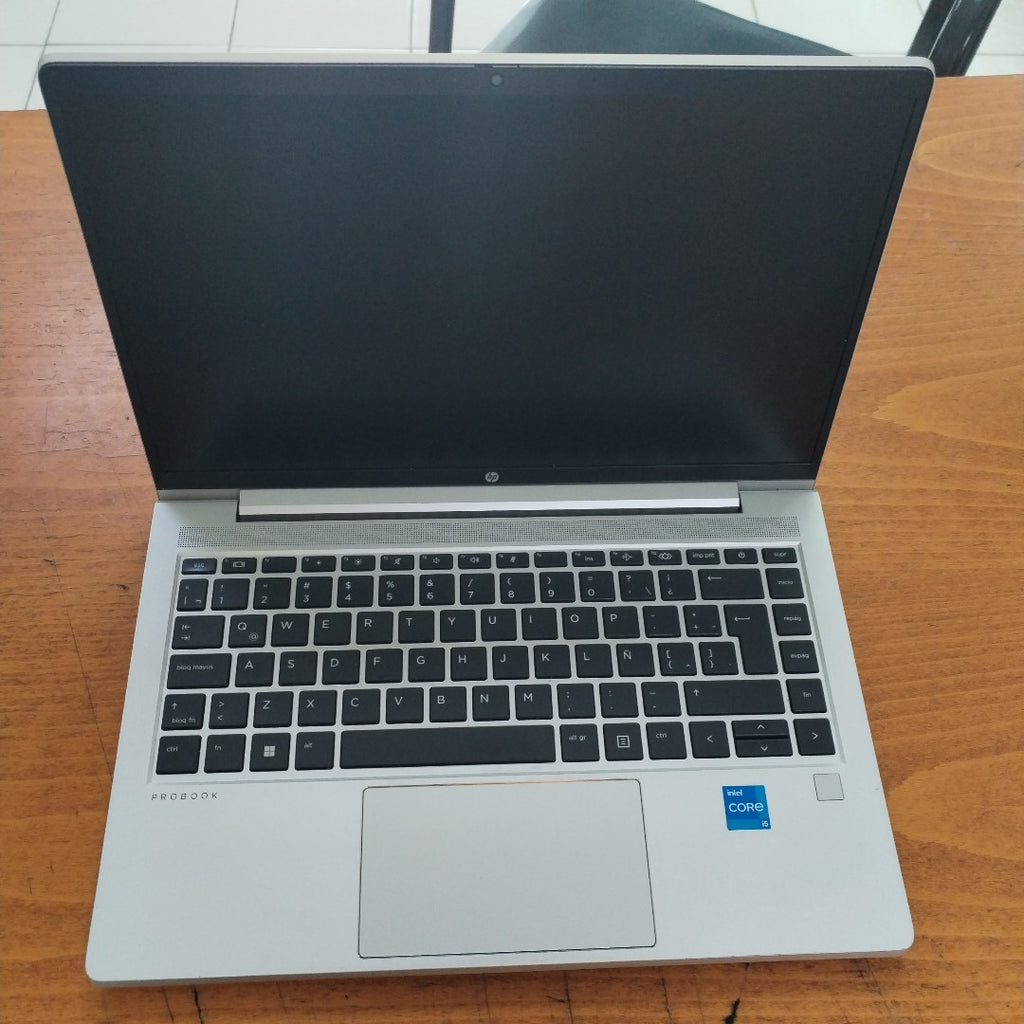 LAPTOP HP PROBOOK 440 G9 (2024) 512 GB SSD 16 GB RAM (SEMINUEVO)