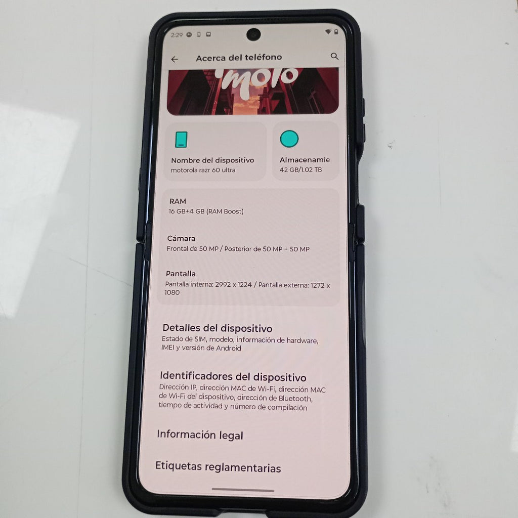CELULAR MOTOROLA MOTO RAZR 60 ULTRA XT2551-6 (2025) 1 TB 16 GB RAM (SEMINUEVO)