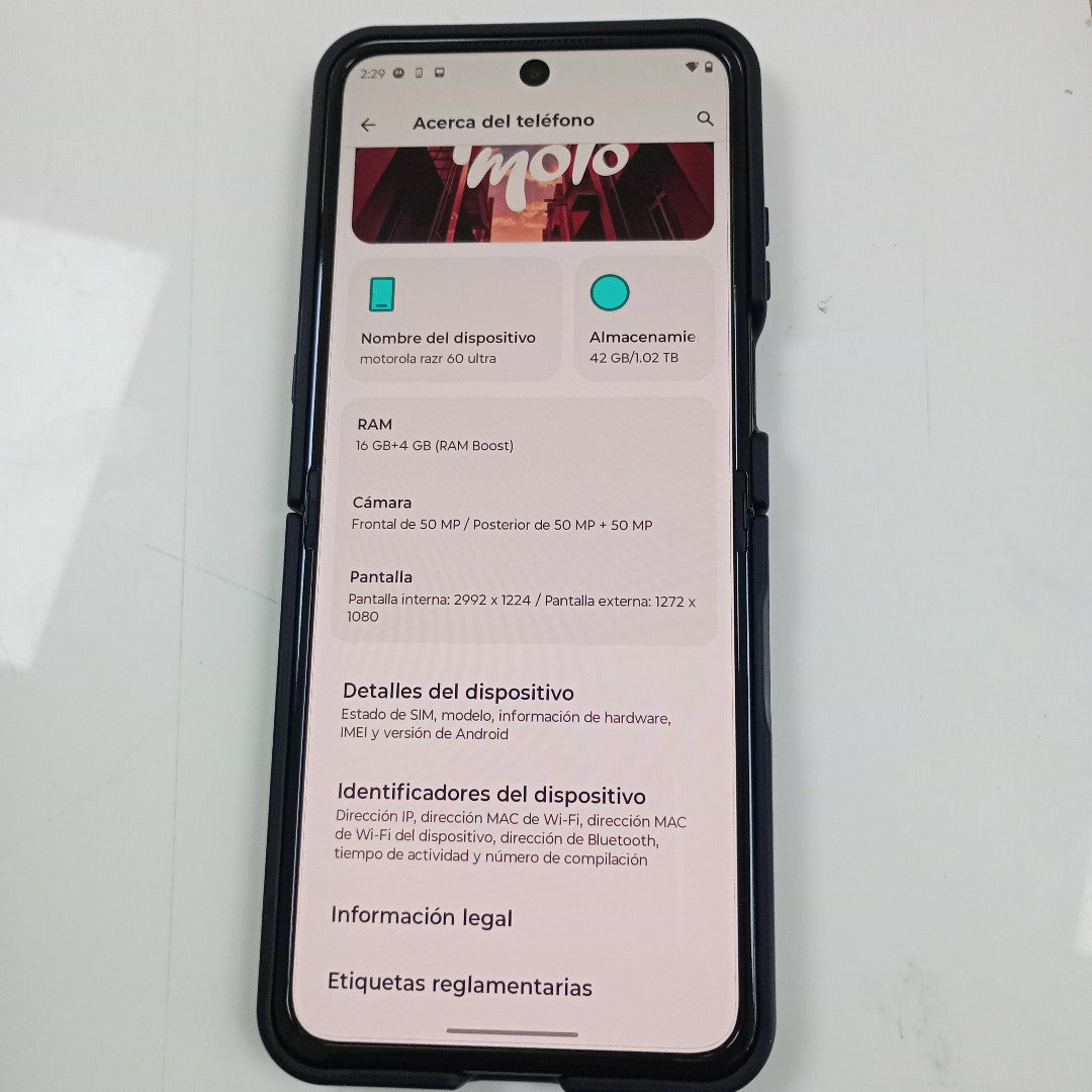 CELULAR MOTOROLA MOTO RAZR 60 ULTRA XT2551-6 (2025) 1 TB 16 GB RAM (SEMINUEVO)