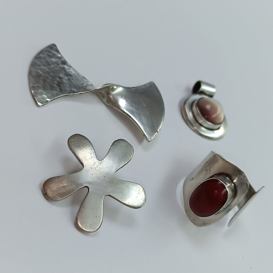 ANILLITO,DIJE PLATA 25,90 GRMS (SEMINUEVO)
