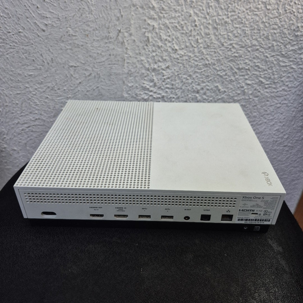 CONSOLA DE VIDEOJUEGO MICROSOFT XBOX ONE S 500 GB  (SEMINUEVO)