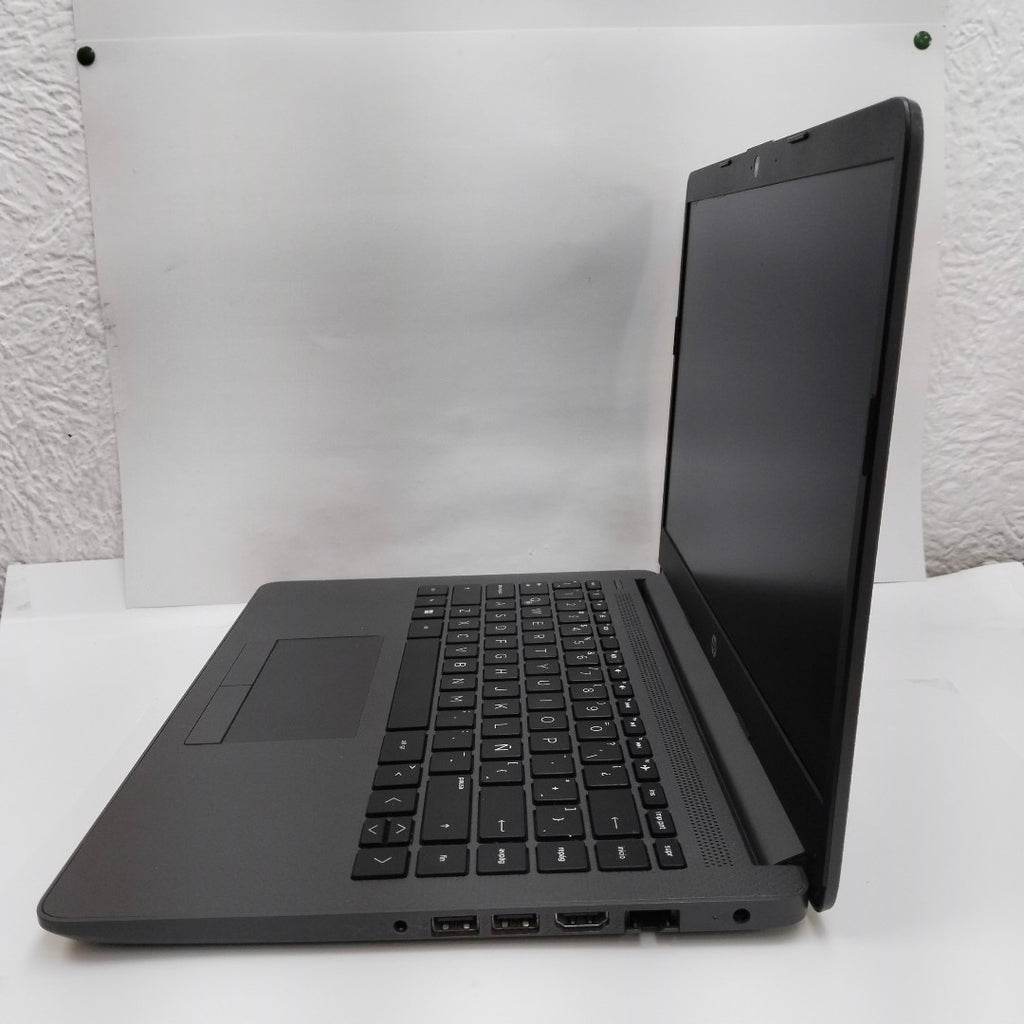 LAPTOP HP 245 G8 (2023) 256 GB SSD 8 GB RAM (SEMINUEVO)