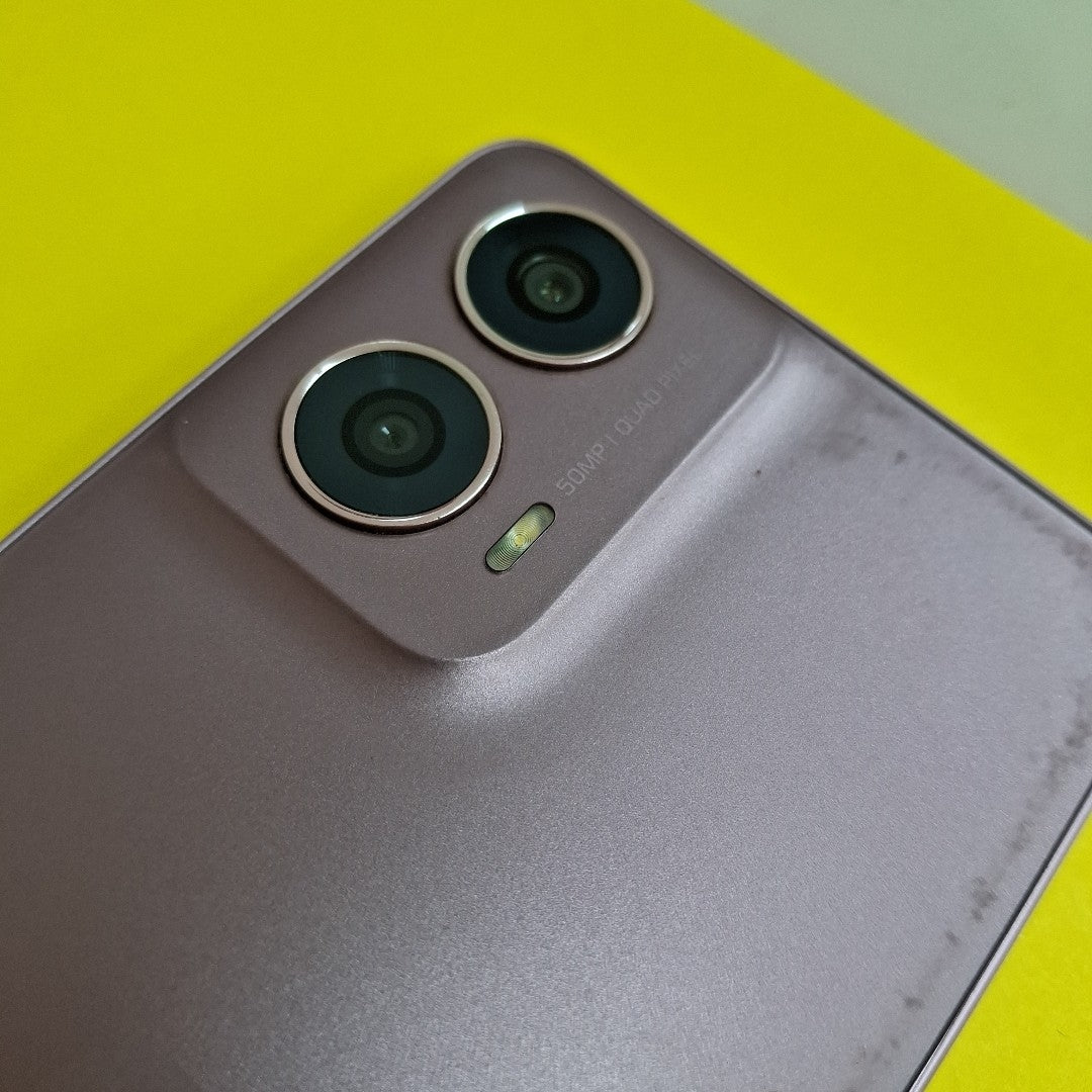 CELULAR MOTOROLA MOTO G24 XT2423-1 (2024) 256 GB 4 GB RAM (SEMINUEVO)