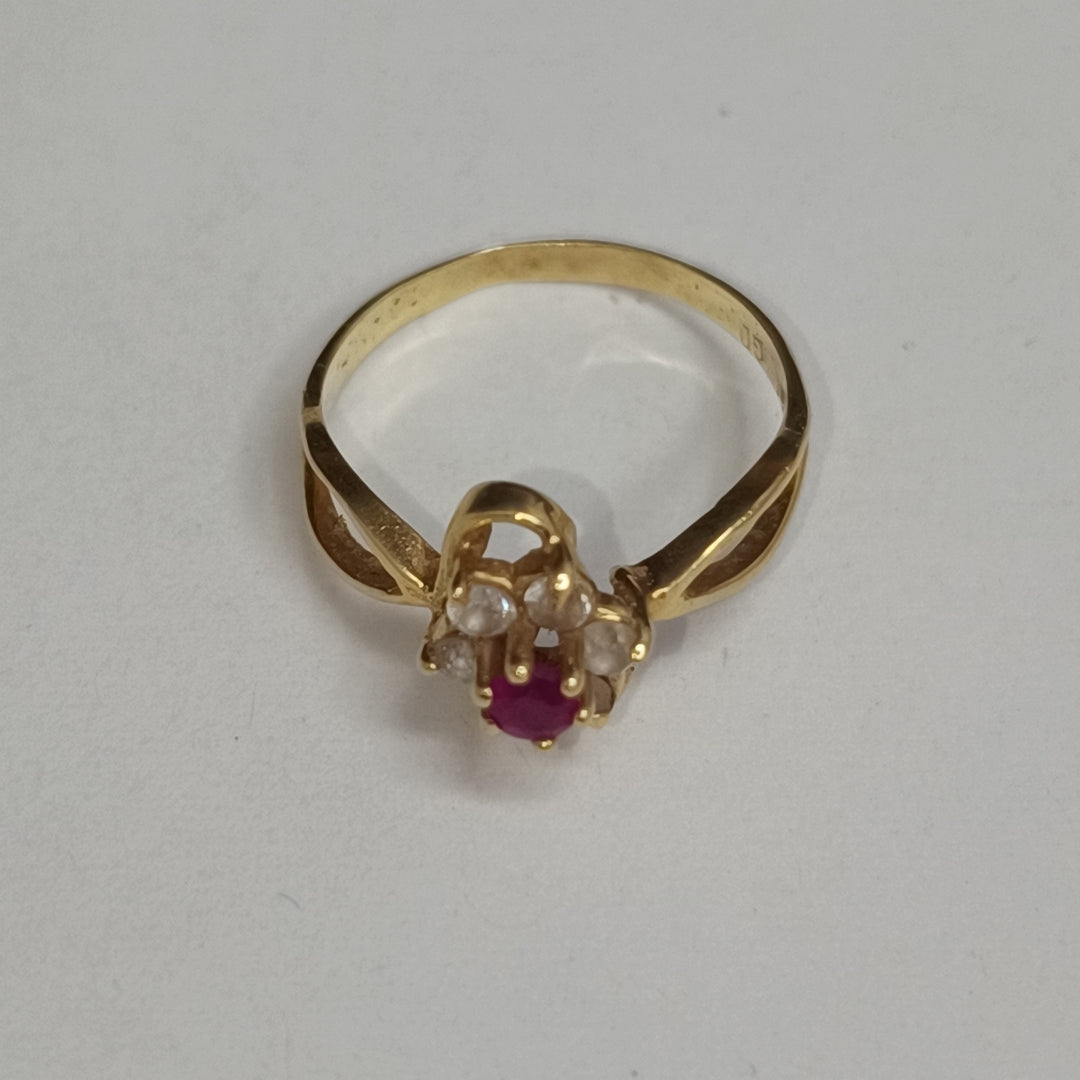 K1 1,80 GRMS 14 K ESPECIFICACIONES COMPLEMENTARIAS ANILLITO EN FORMA DE FLOR CON (SEMINUEVO)