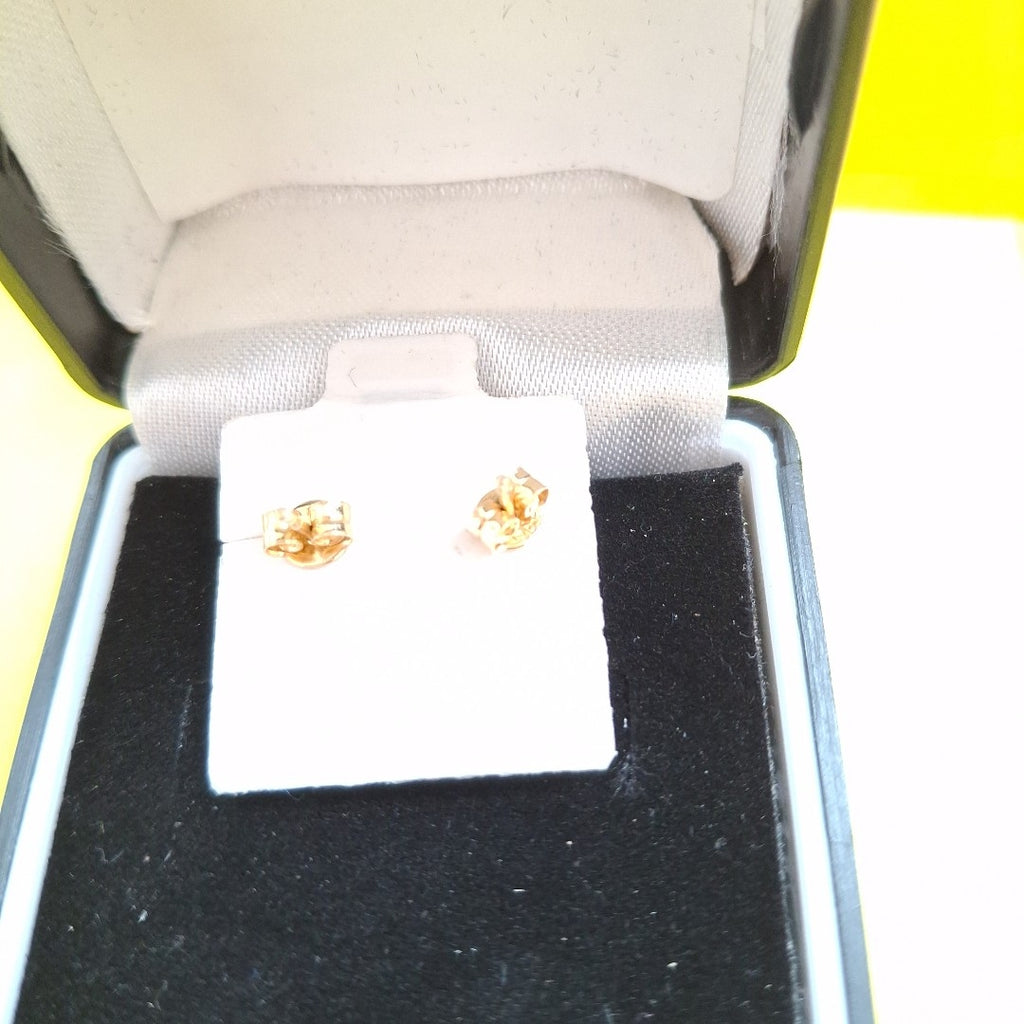 HUGGIES ORO 14K 2.6 (NUEVO)