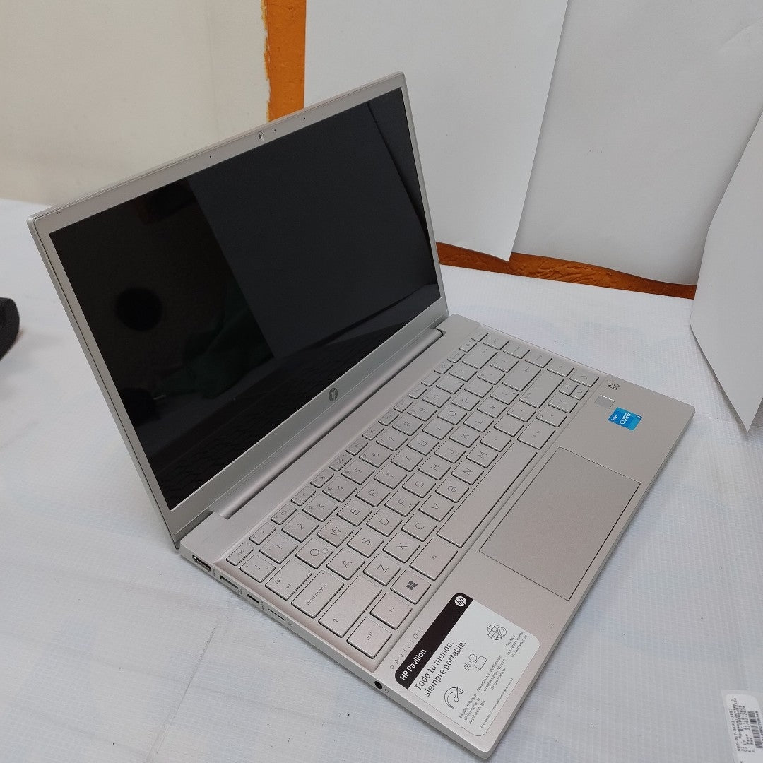 LAPTOP HP PAVILION 13-BB0501LA (2022) 256 GB SSD 8 GB RAM (SEMINUEVO)