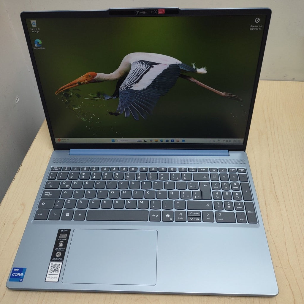 LAPTOP LENOVO IDEAPAD SLIM 3 15IRH10 (2025) 512 GB SSD 16 GB RAM (SEMINUEVO)