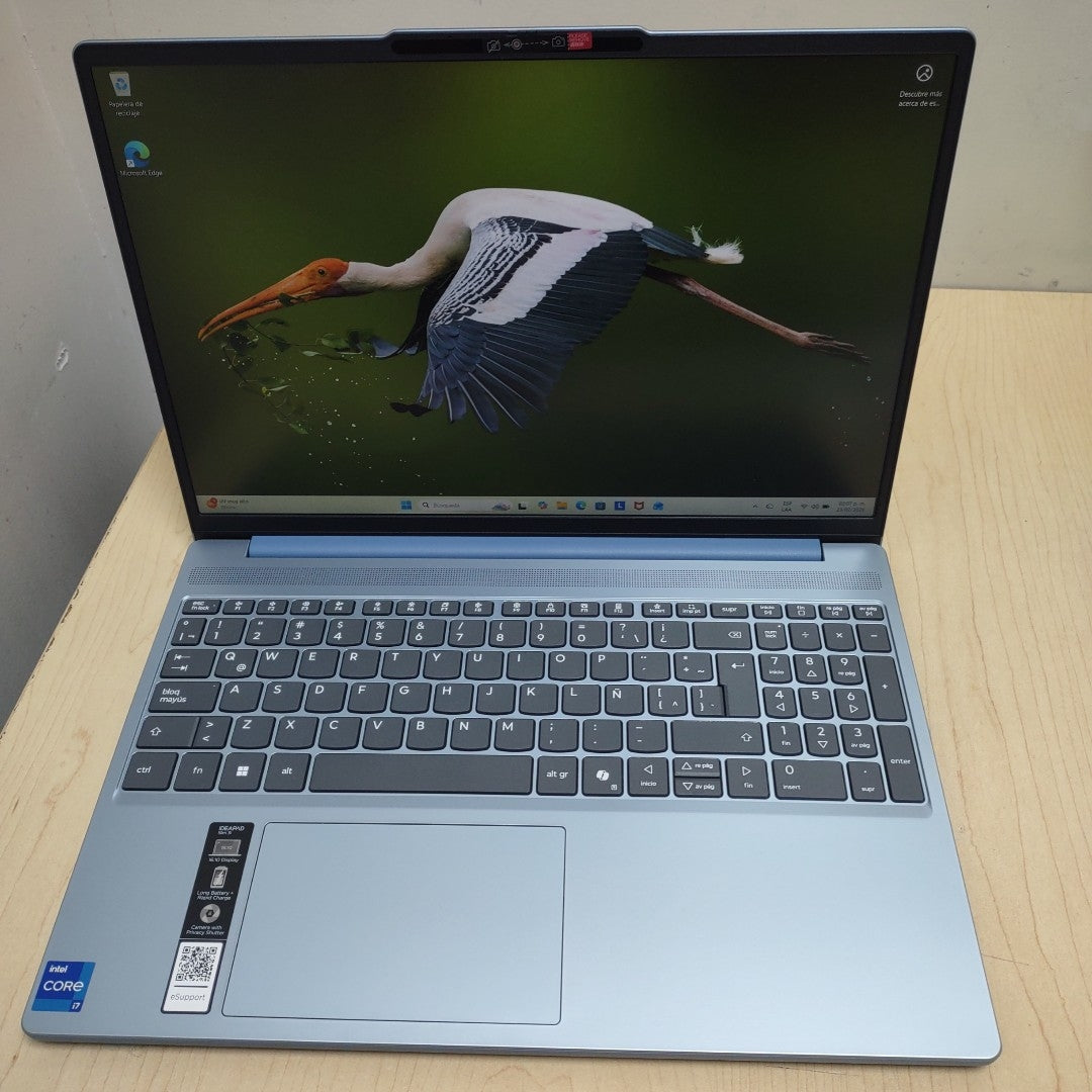 LAPTOP LENOVO IDEAPAD SLIM 3 15IRH10 (2025) 512 GB SSD 16 GB RAM (SEMINUEVO)