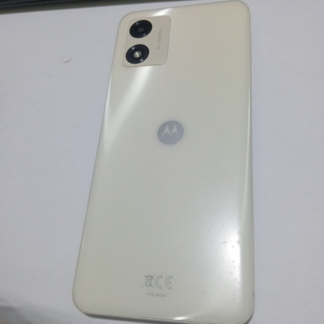 CELULAR MOTOROLA MOTO E13 XT2345-2 64 GB 2 GB RAM (SEMINUEVO)