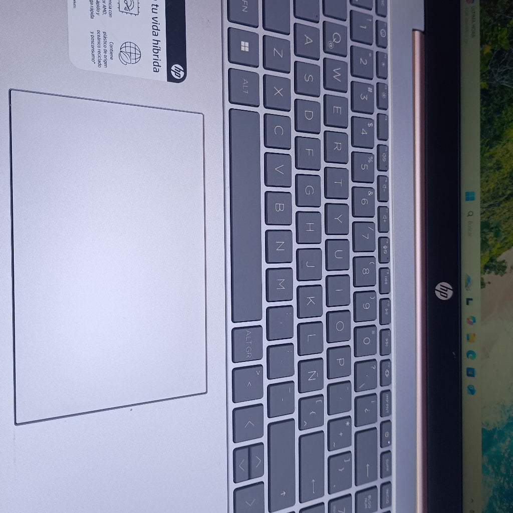 LAPTOP HP 15-FC0001LA (2023) 512 GB SSD 8 GB RAM (SEMINUEVO)