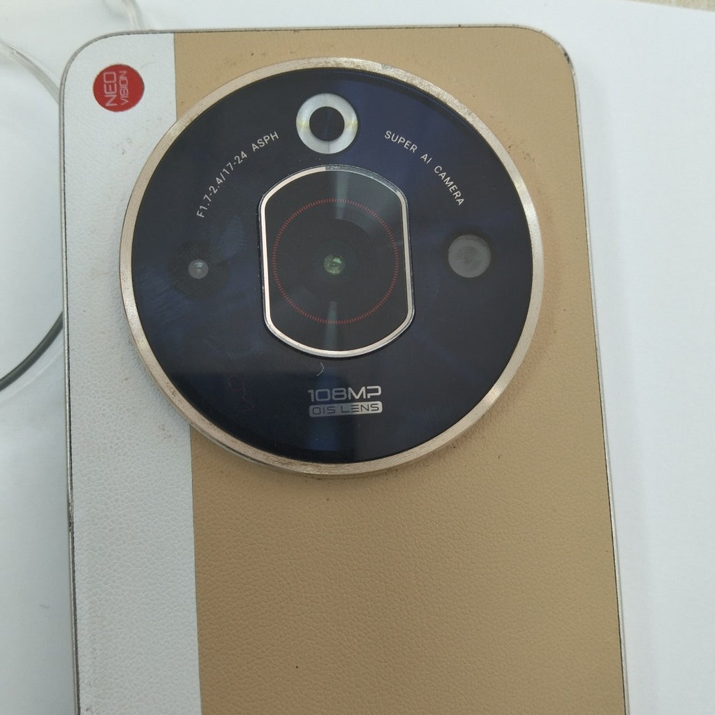 CELULAR NUBIA  FOCUS PRO 5G Z2351N 256 GB 8 GB RAM (SEMINUEVO)