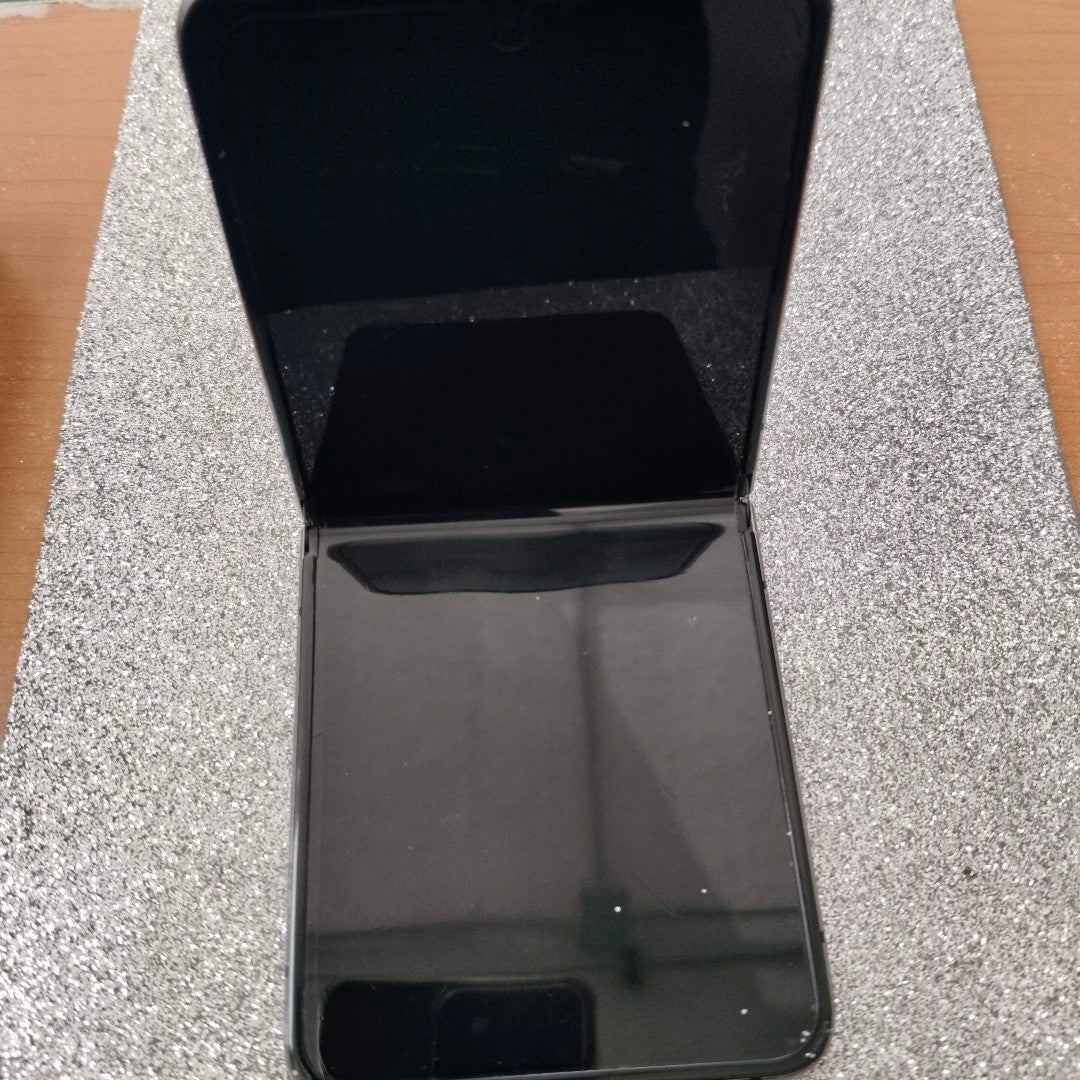 CELULAR SAMSUNG GALAXY Z FLIP 5 SM-F731B (2023) 256 GB 8 GB RAM (SEMINUEVO)