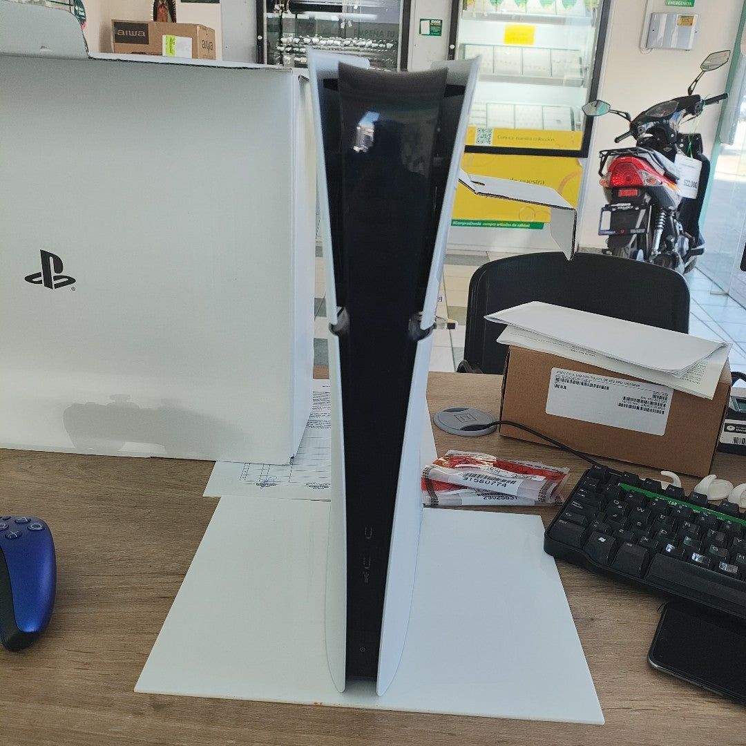CONSOLA DE VIDEOJUEGO SONY PS5 DIGITAL 825 SSD (SEMINUEVO)