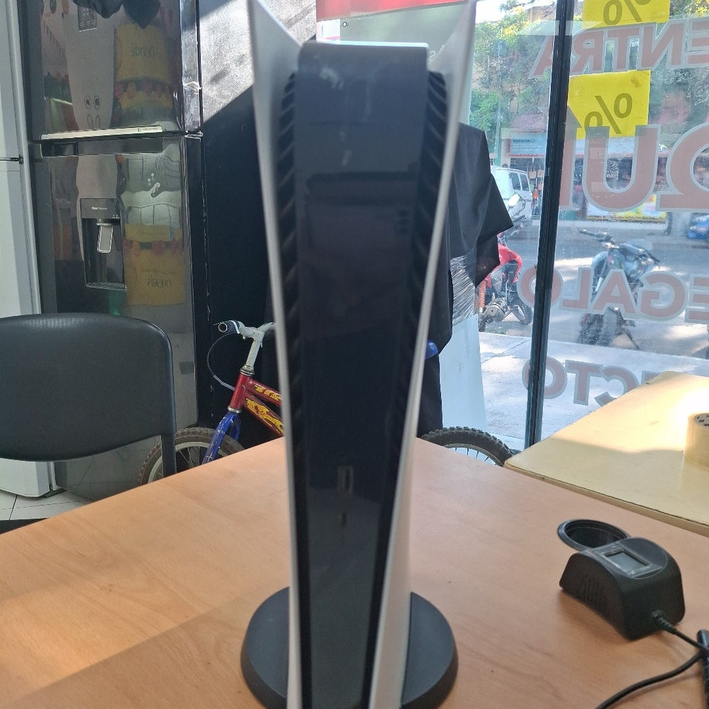 CONSOLA DE VIDEOJUEGO SONY PS5 DIGITAL 825 SSD (SEMINUEVO)