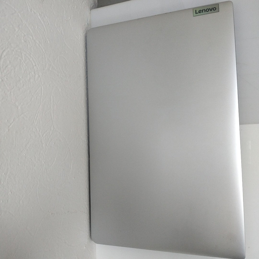 LAPTOP LENOVO IDEAPAD 1 15IGL7 (2023) 256 GB SSD 8 GB RAM (SEMINUEVO)