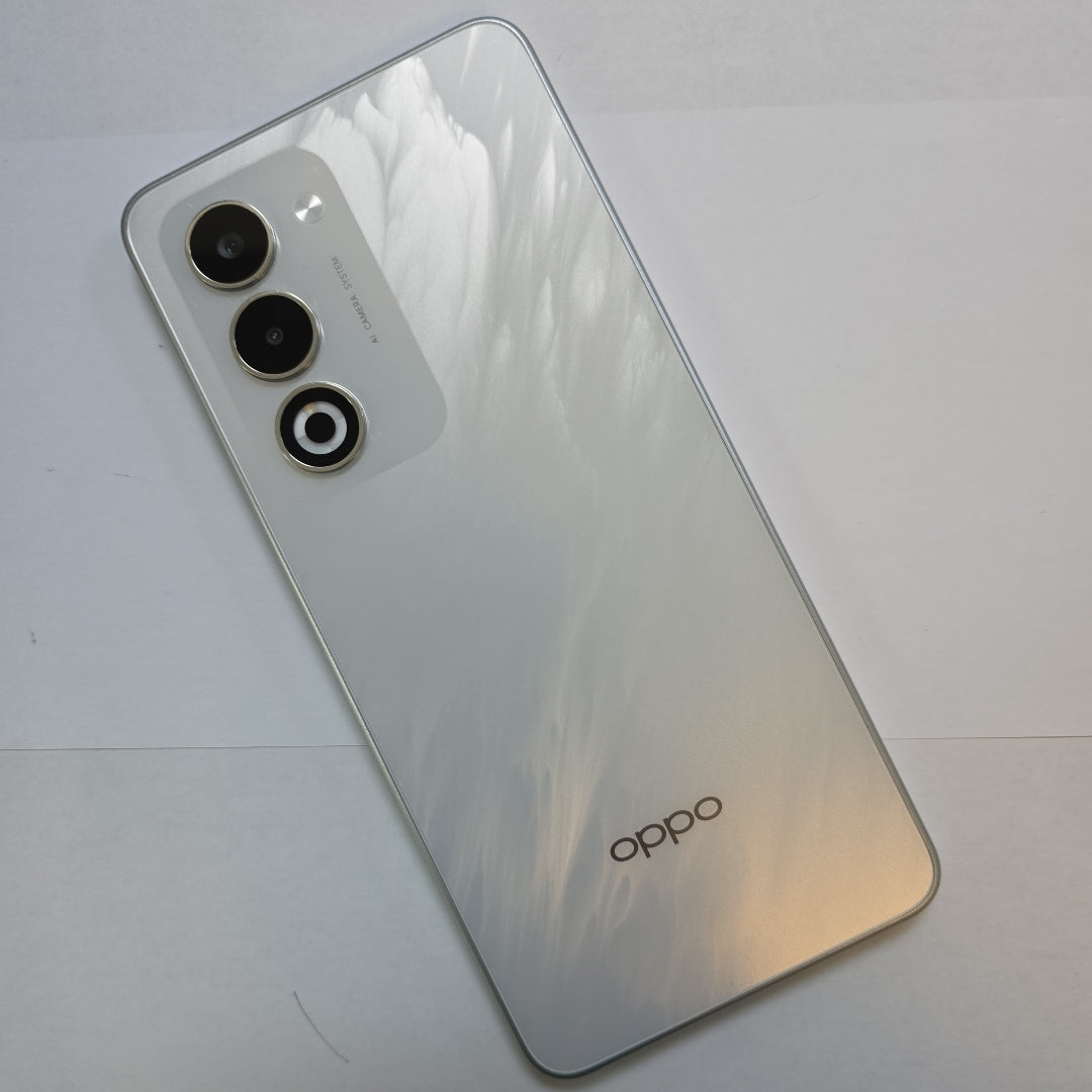 CELULAR OPPO  A5 CPH2727 (2025) 256 GB 4 GB RAM (SEMINUEVO)