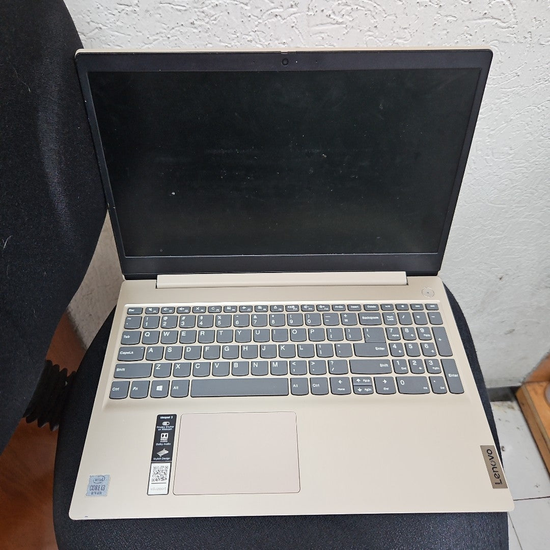 LAPTOP LENOVO IDEAPAD 3 15IAU7 (2024) 512 GB SSD 16 GB RAM (SEMINUEVO)