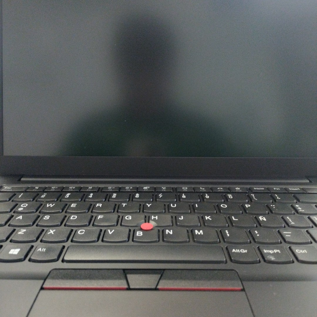 LAPTOP LENOVO THINKPAD E14 GEN 2 (2022) 512 GB SSD 16 GB RAM (SEMINUEVO)