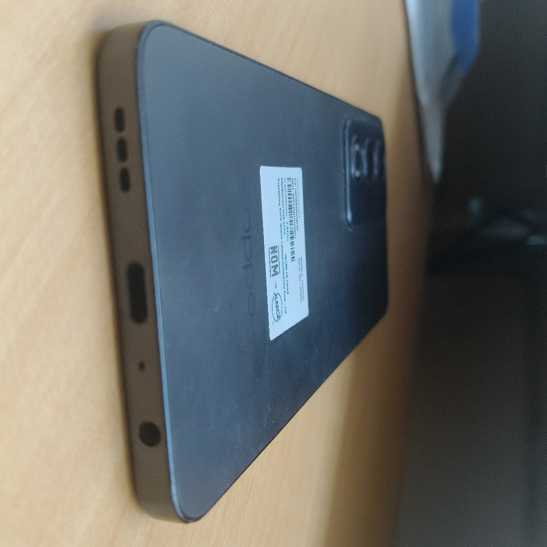 CELULAR OPPO  A80 5G CPH2639 (2024) 256 GB 8 GB RAM (SEMINUEVO)