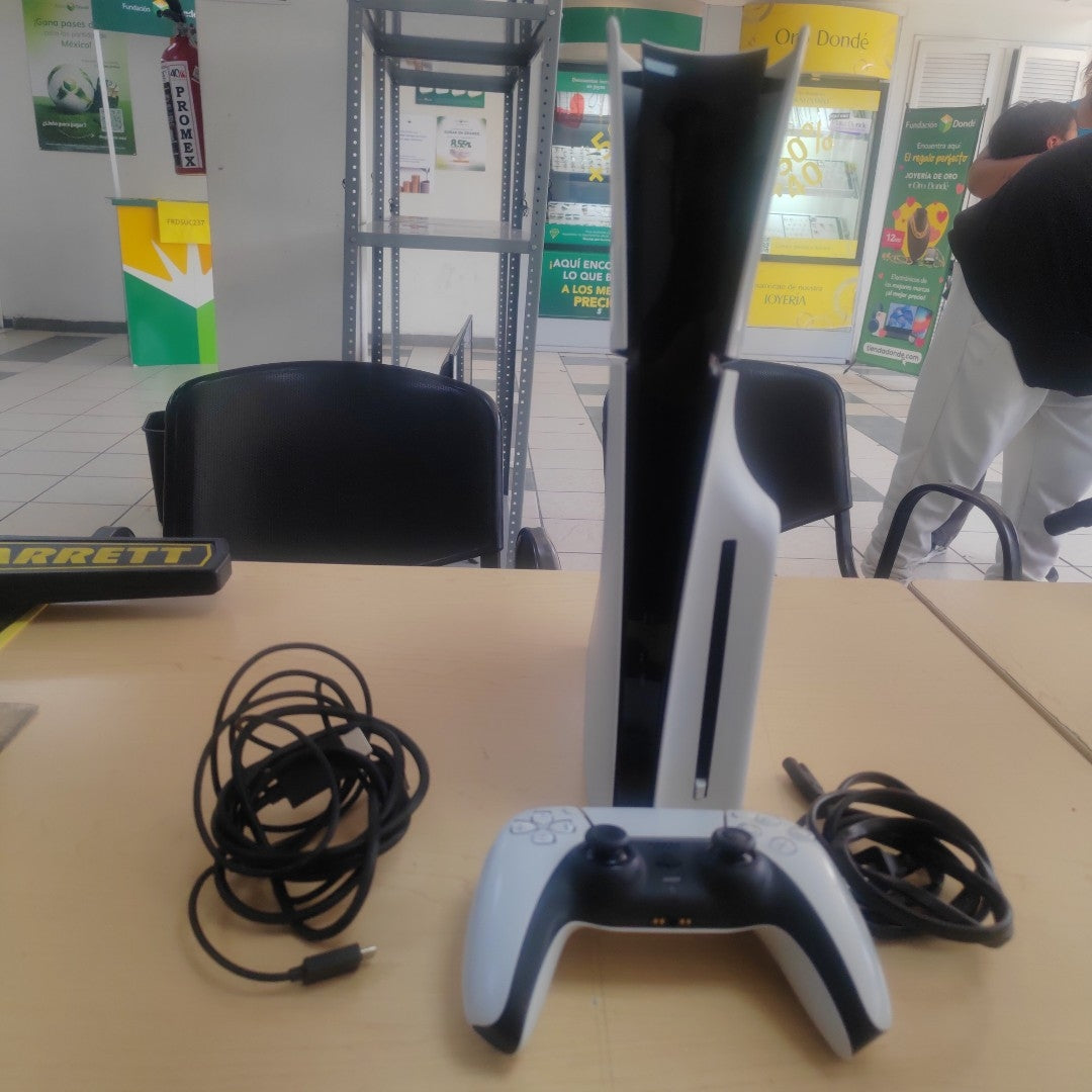 CONSOLA DE VIDEOJUEGO SONY PS5 SLIM 1 TB SSD (SEMINUEVO)