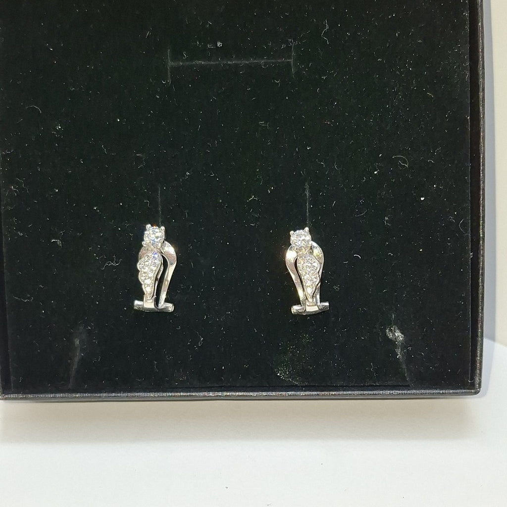 ARETES PAR ORO BLANCO 14 K 3,40 GRMS (SEMINUEVO)