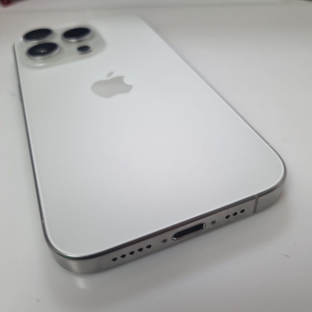 CELULAR APPLE IPHONE 15 PRO A3101 256 GB 8 GB RAM (SEMINUEVO)