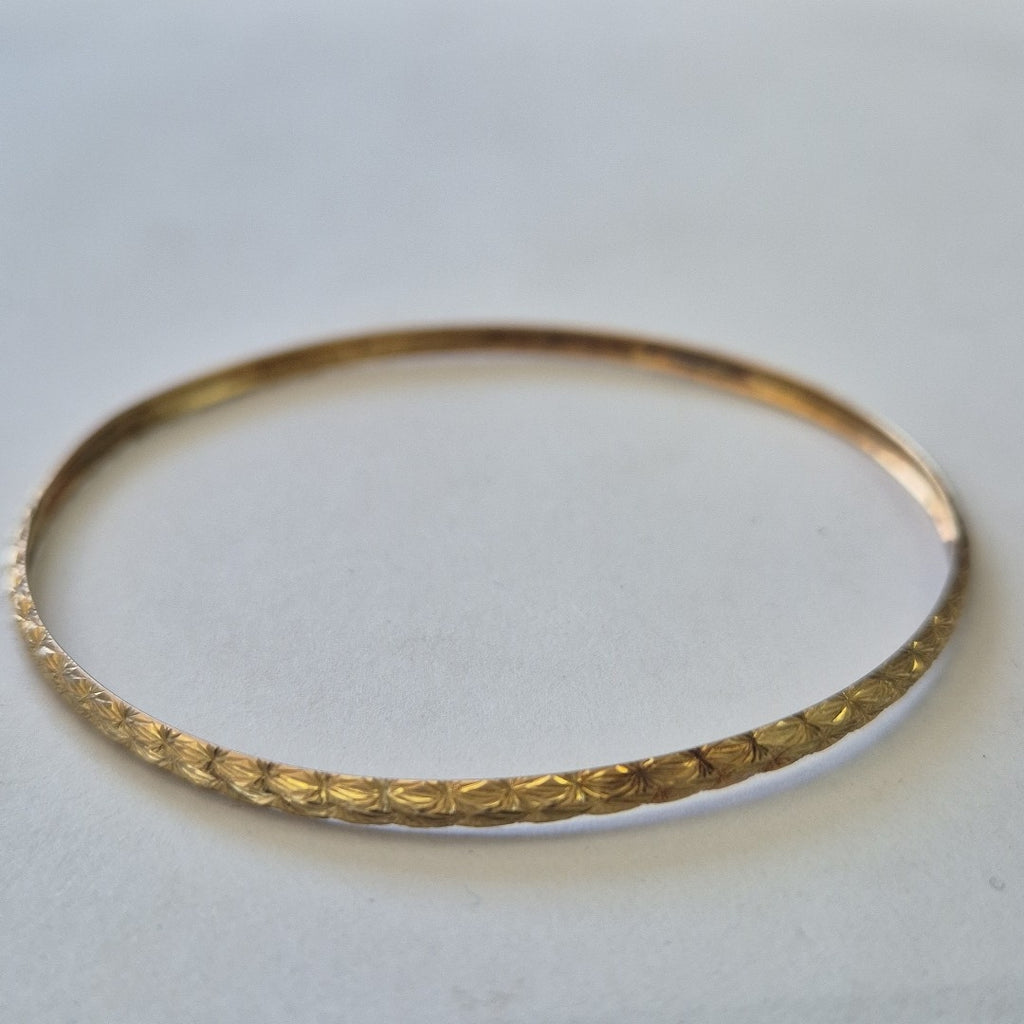 PULSERA RIGIDA ORO 10 K 3.9 GRMS (SEMINUEVO)