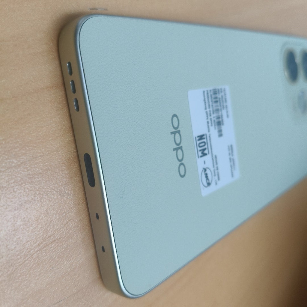 CELULAR OPPO  A5 PRO CPH2711 (2025) 256 GB 8 GB RAM (SEMINUEVO)