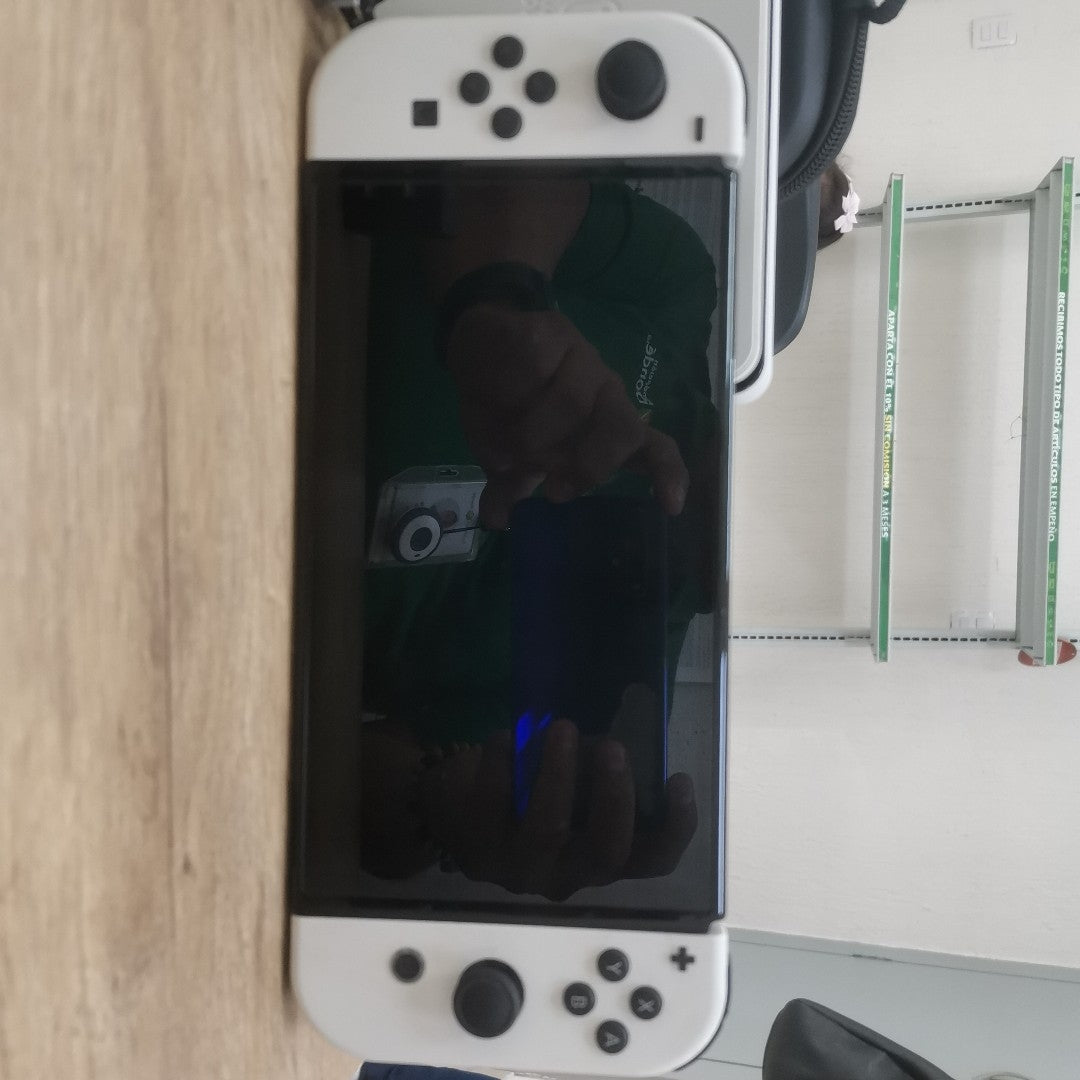 CONSOLA DE VIDEOJUEGO NINTENDO SWITCH OLED 64 GB (SEMINUEVO)