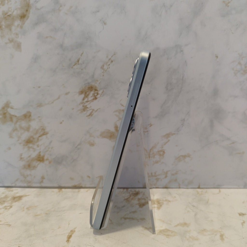 CELULAR MOTOROLA MOTO G84 XT2347-1 (2023) 256 GB 8 GB RAM (SEMINUEVO)