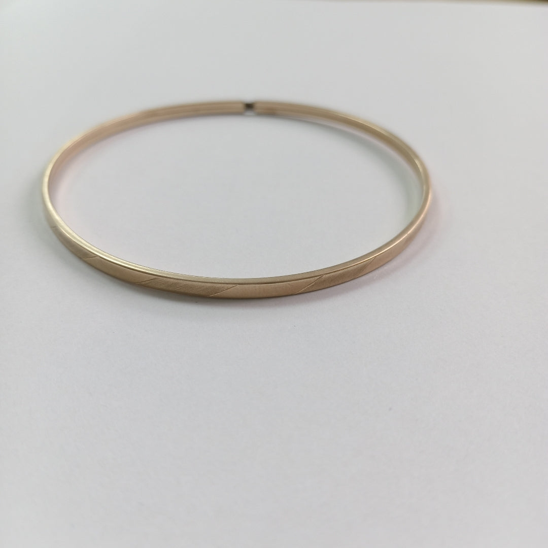 PULSERA RIGIDA ORO 10 K 3.6 GRMS (SEMINUEVO)