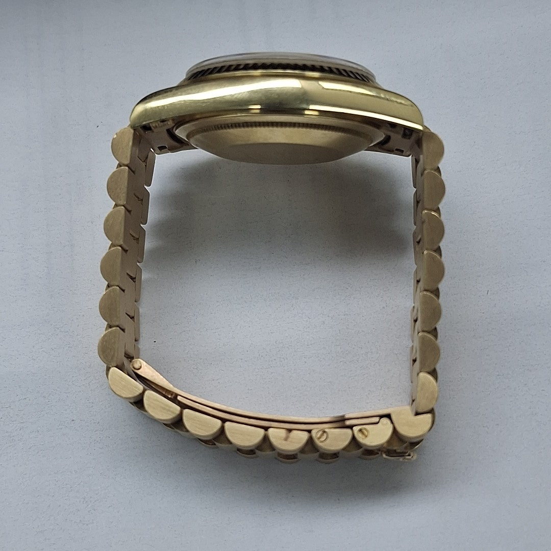 RELOJ CAJA ACERO PULSO ORO ORO 18 K 119.7 GRMS (SEMINUEVO)