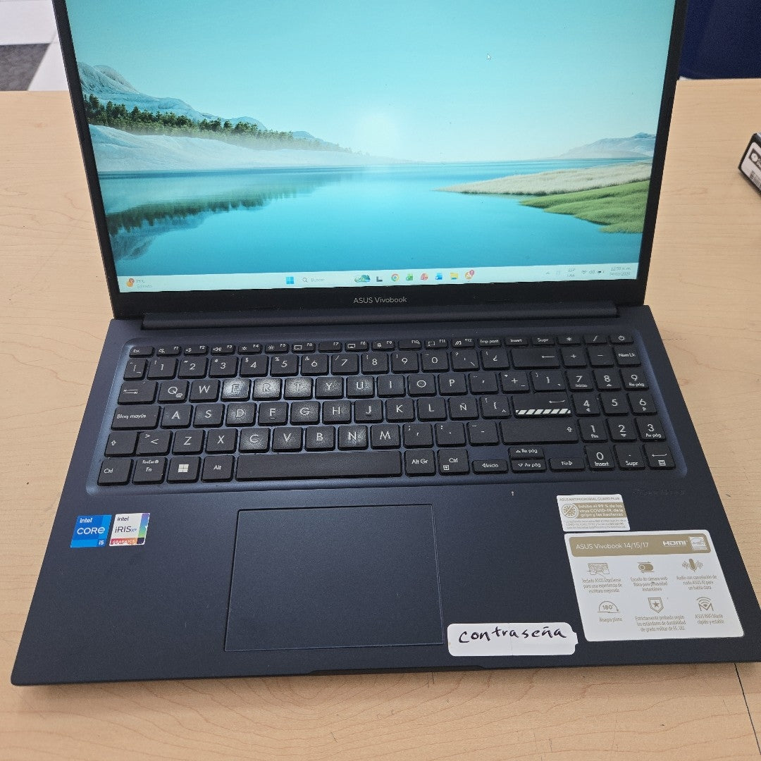 LAPTOP ASUS VIVOBOOK 15 X1504VA-NJ468W (2024) 512 GB SSD 16 GB RAM (SEMINUEVO)