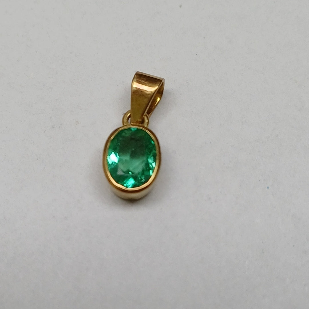 DIJE ORO 18 K 0.9 GRMS (SEMINUEVO)