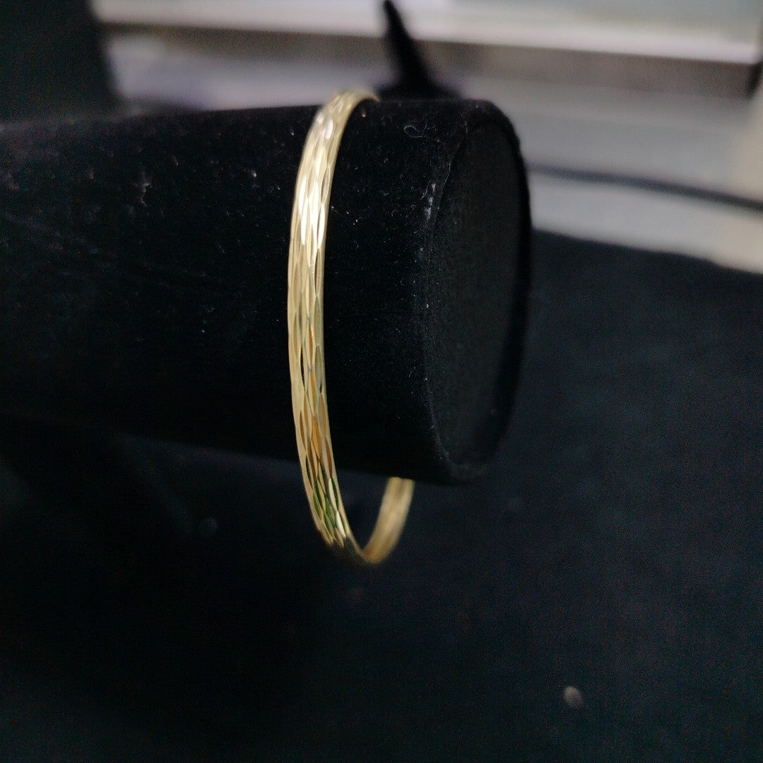 PULSERA RIGIDA ORO 10 K 4.2 GRMS (SEMINUEVO)