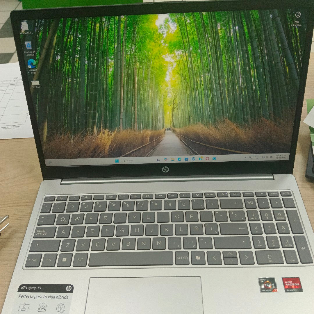 LAPTOP HP 15-FC0276LA (2025) 1 TB SSD 16 GB RAM (SEMINUEVO)