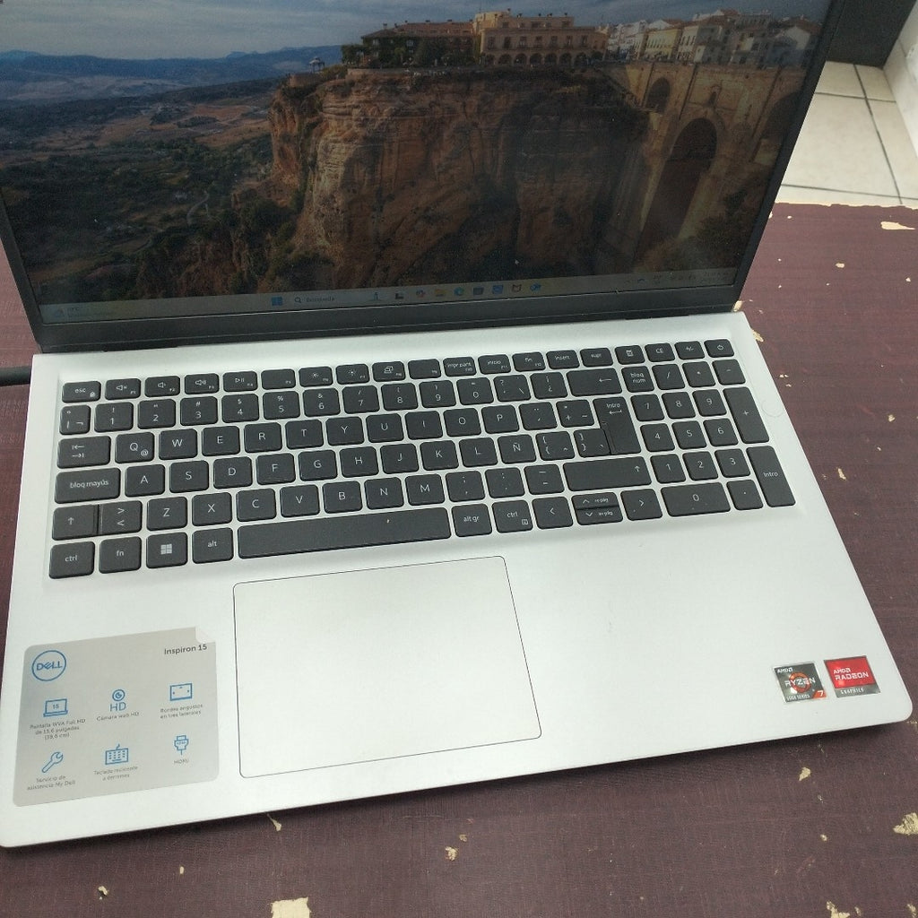 LAPTOP DELL INSPIRON 15 3525 (2023) 512 GB SSD 16 GB RAM (SEMINUEVO)