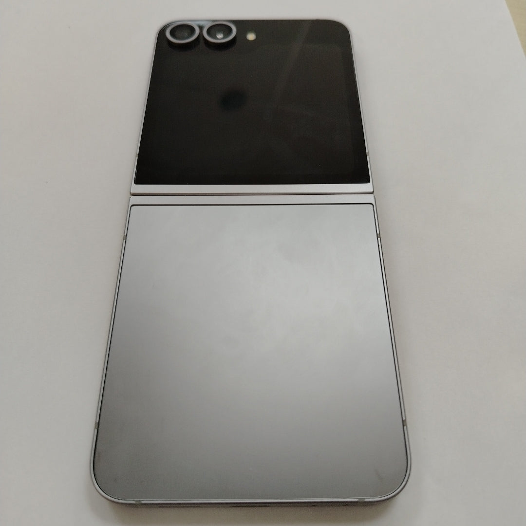 CELULAR SAMSUNG GALAXY Z FLIP6 SM-F741B (2024) 512 GB 12 GB RAM (SEMINUEVO)