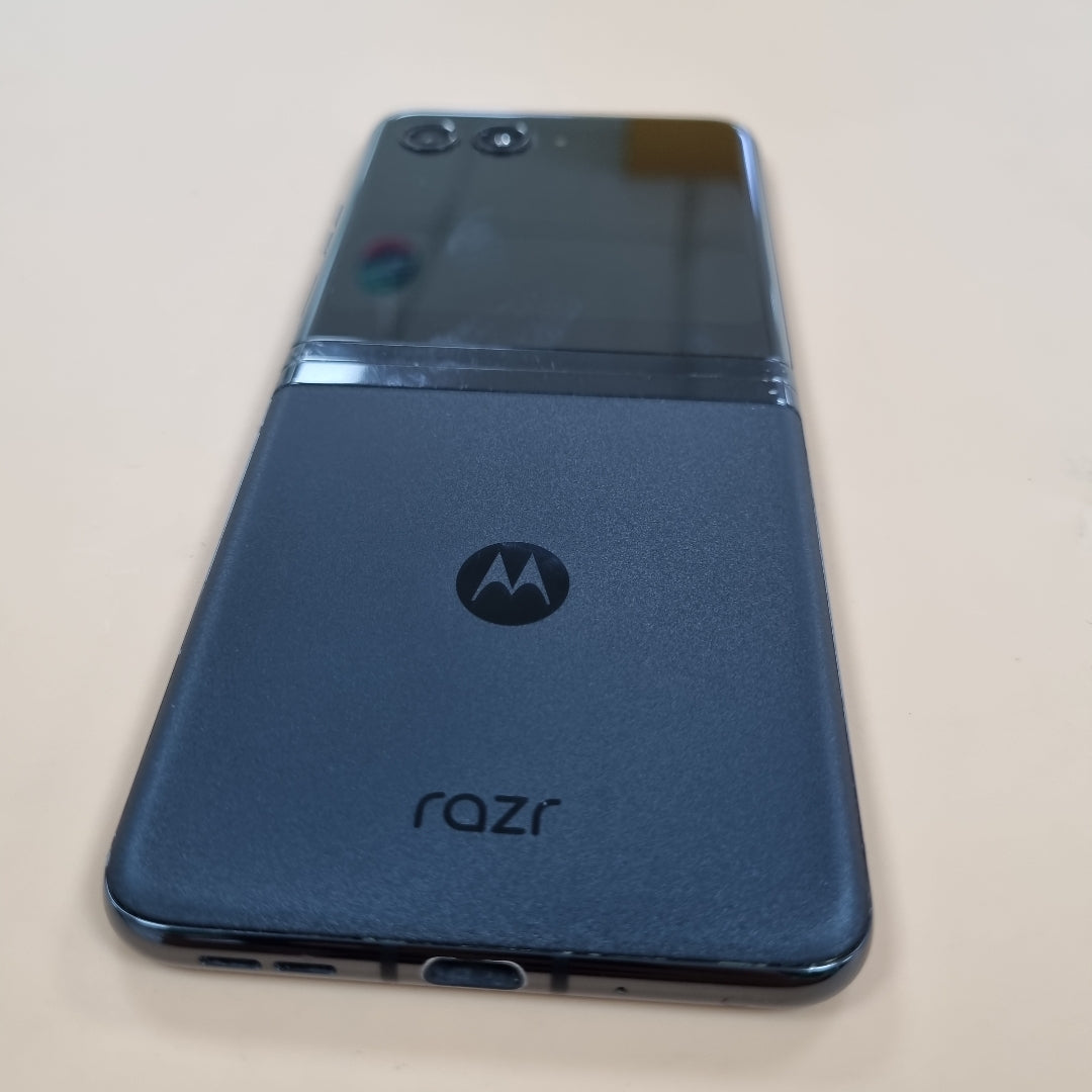 CELULAR MOTOROLA RAZR+ XT2321-3 (2023) 256 GB 8 GB RAM (SEMINUEVO)