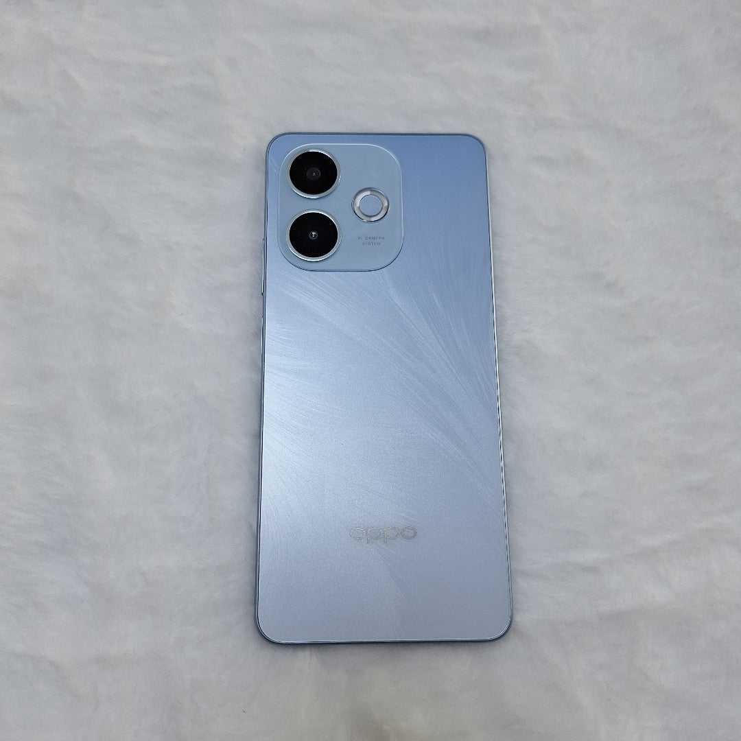 CELULAR OPPO  A5 PRO CPH2711 (2025) 256 GB 8 GB RAM (SEMINUEVO)