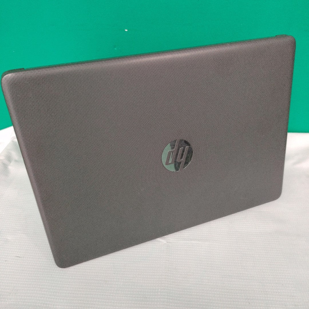 LAPTOP HP 245 G8 (2024) 512 GB SSD 8 GB RAM