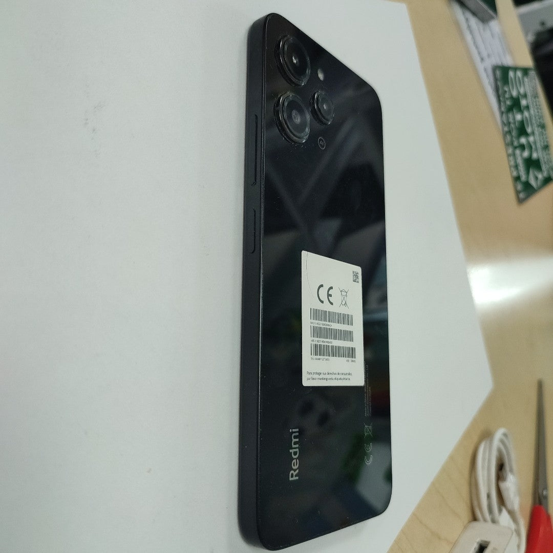 CELULAR XIAOMI REDMI 12 23053RN02L 256 GB 8 GB RAM (SEMINUEVO)