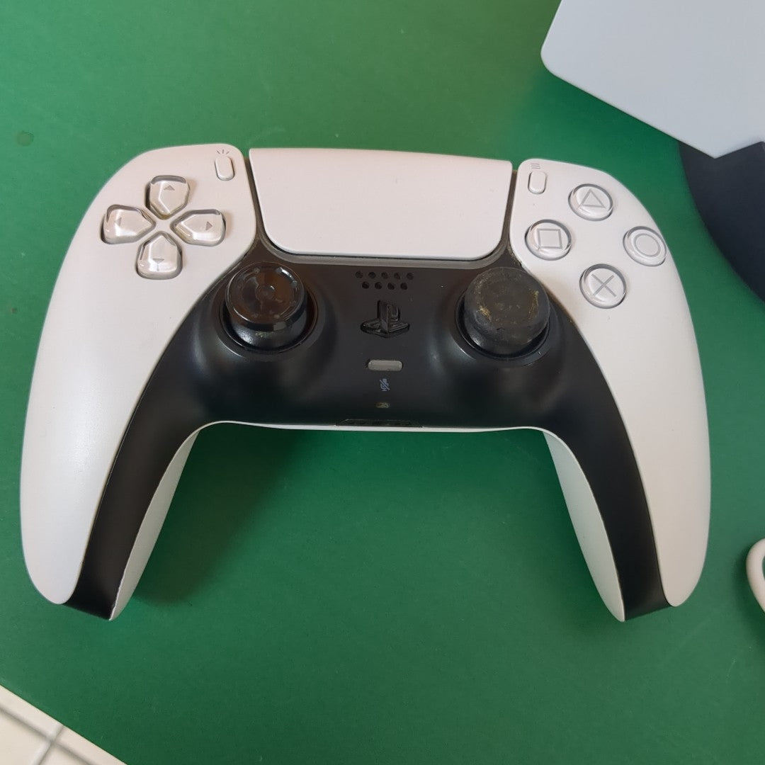 CONSOLA DE VIDEOJUEGO SONY PS5 825 SSD (SEMINUEVO)