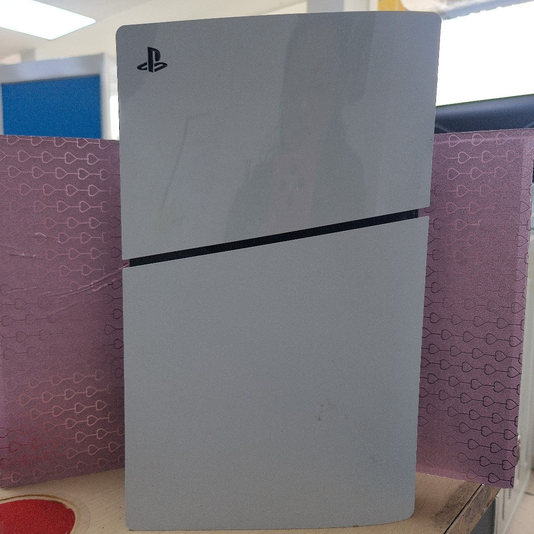 CONSOLA DE VIDEOJUEGO SONY PS5 825 SSD (SEMINUEVO)