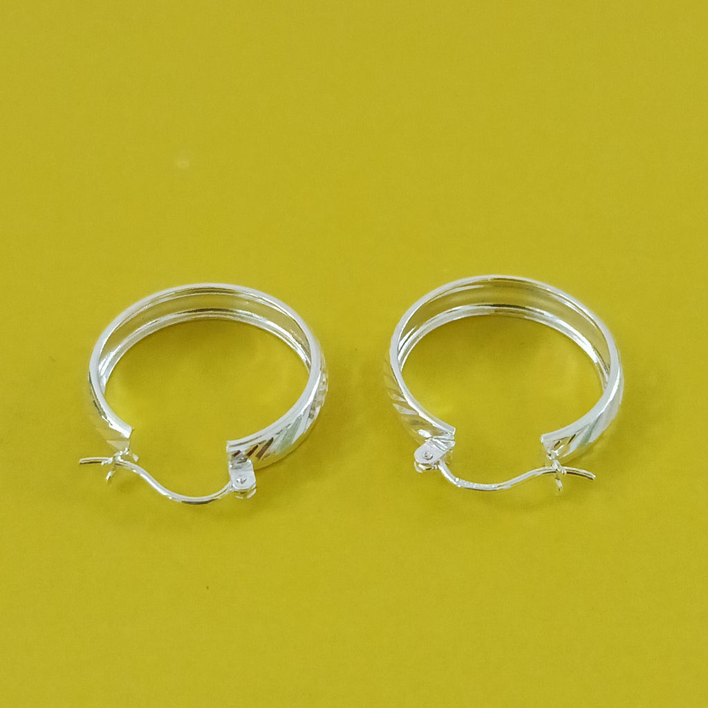 PAR ARRACADAS FACETADAS PLATA .925 2.3 GR (NUEVO)