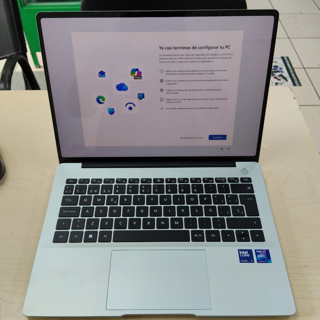 LAPTOP HUAWEI MATEBOOK 14 FLMH-X (2024) 1 TB SSD 16 GB RAM (SEMINUEVO)