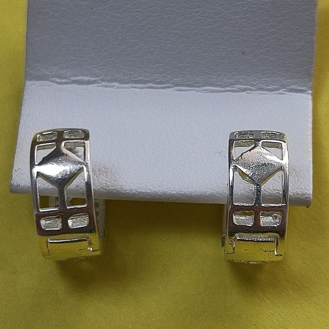 HUGGIES C/CIRCONIAS PLATA .925 2.7 GR (NUEVO)