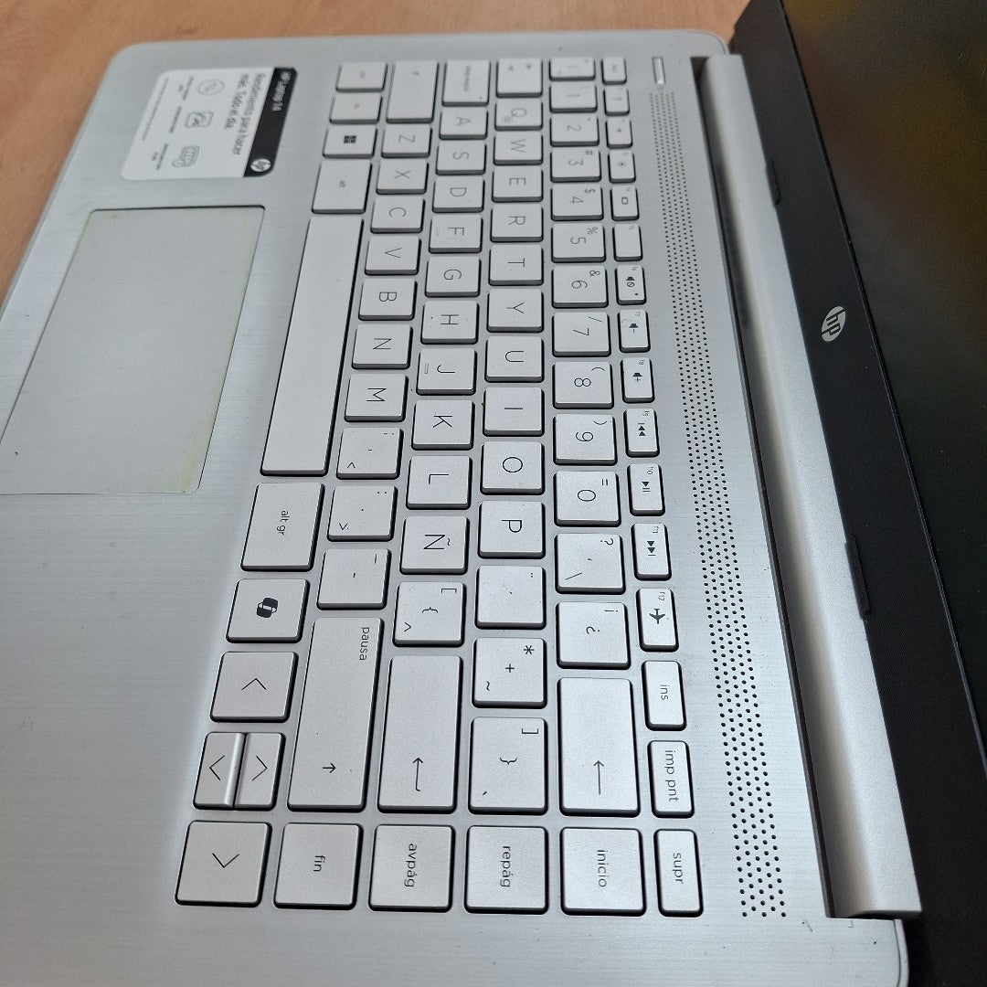 LAPTOP HP 14-DQ6000LA (2025) 128 GB SSD 4 GB RAM (SEMINUEVO)